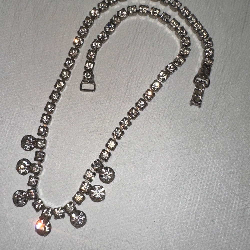 GARNE RHINESTONE NECKLACE